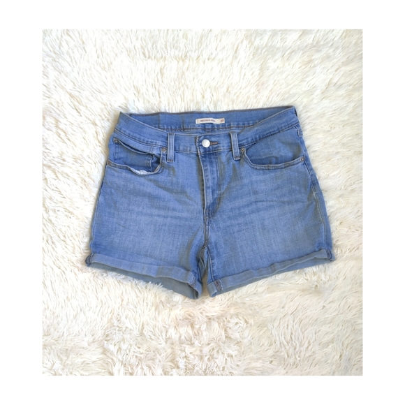 Levi's mid length shorts - Picture 2 of 4